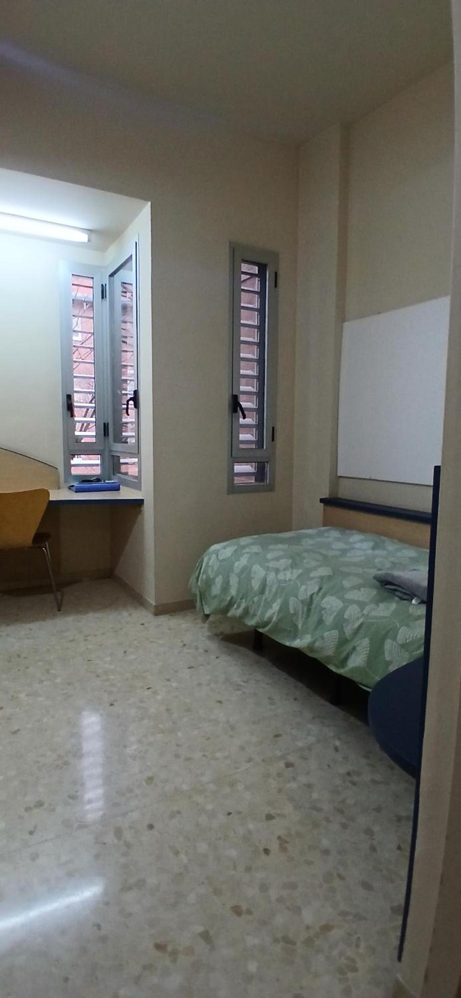 Larru Los Bermejales Residencia Universitaria Севилья Экстерьер фото