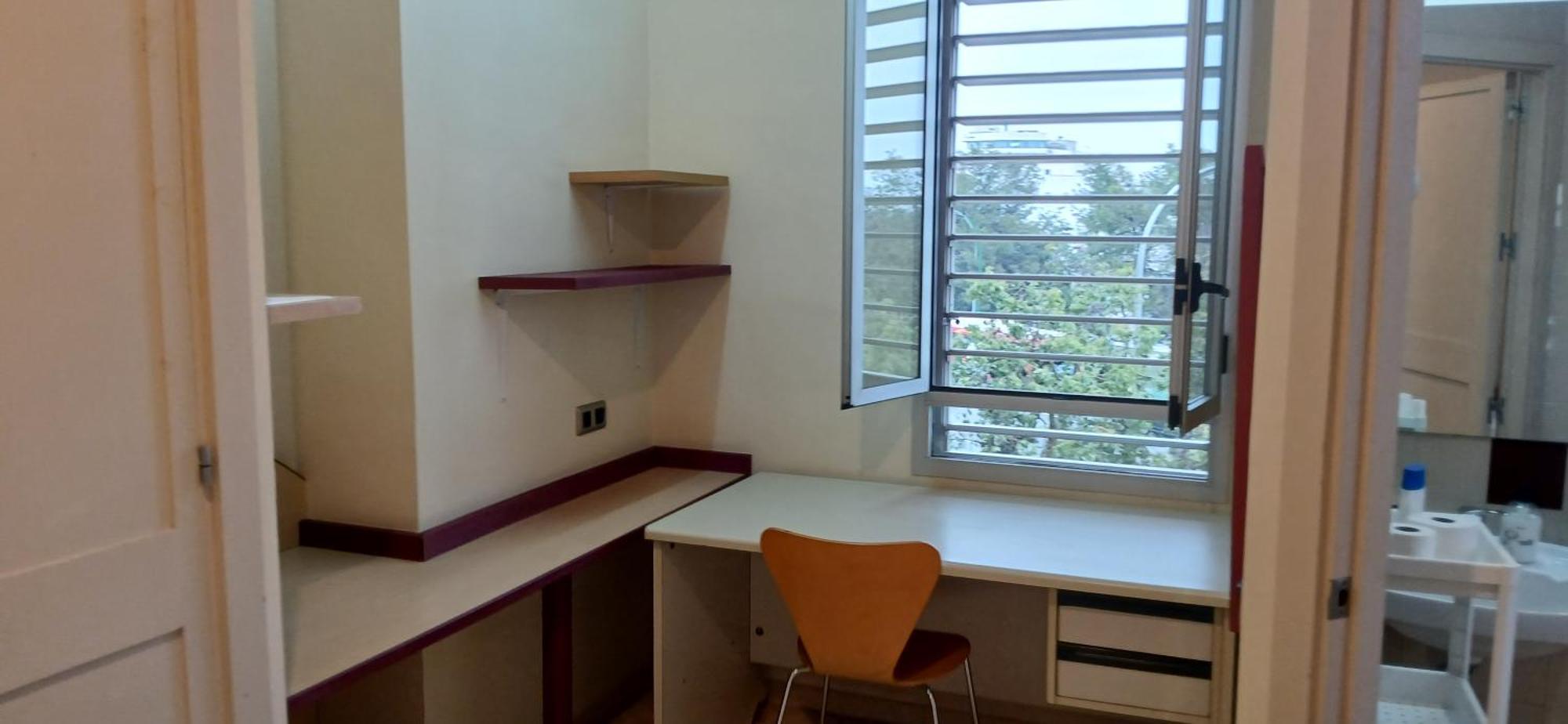 Larru Los Bermejales Residencia Universitaria Севилья Экстерьер фото